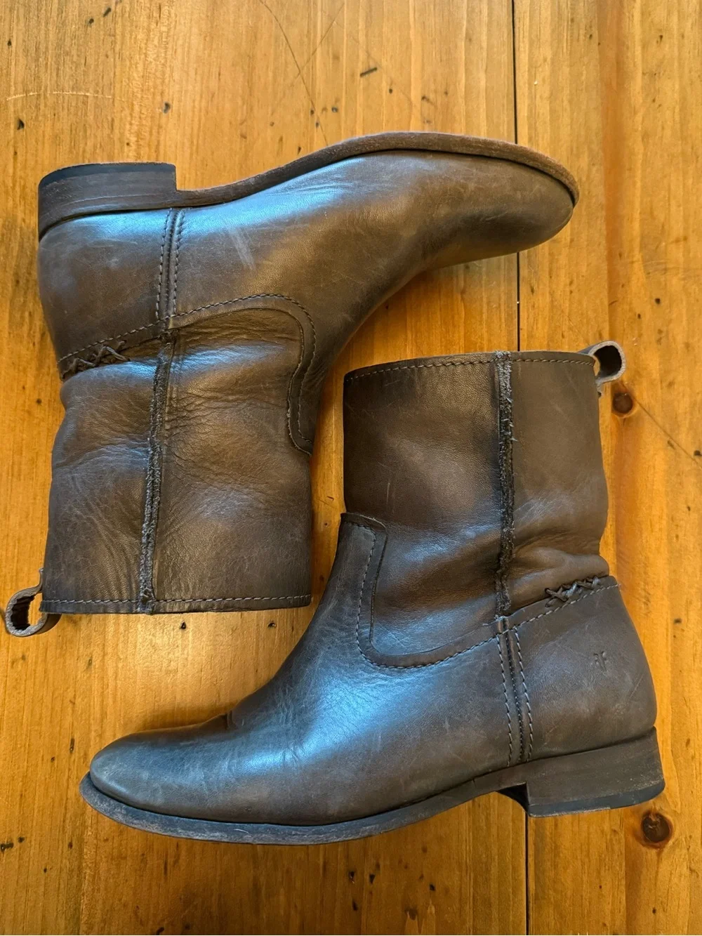 FRYE Raw Edge Distressed Brown Leather Pull-On Ankle Boots Women’s 7.5